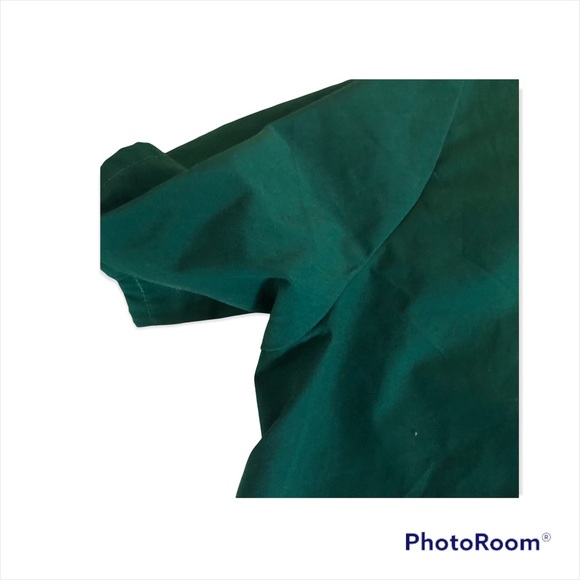 Women’s Kelly Green Adar nursing Uniform top with pockets - Picture 5 of 8